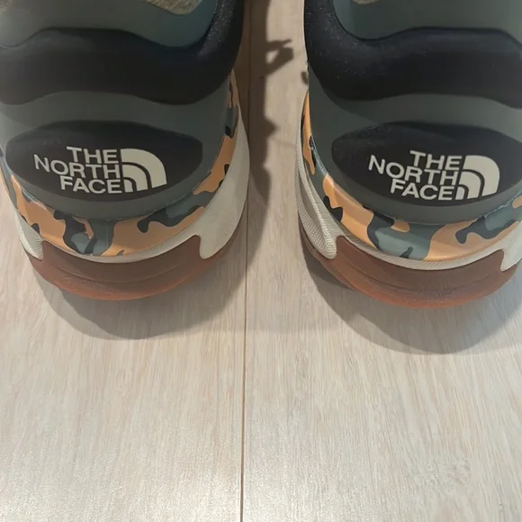 The North Face Sneakers - Picture 3 of 6
